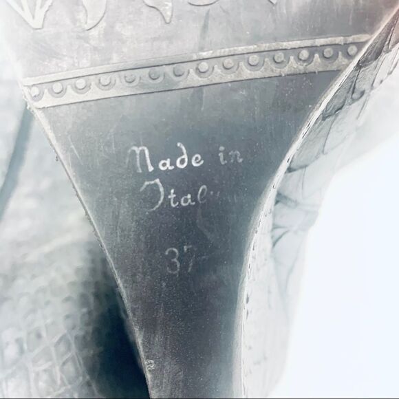 Jennifer Tattanelli Croc Embossed Gray Reptile Wedge Boot - Picture 11 of 14